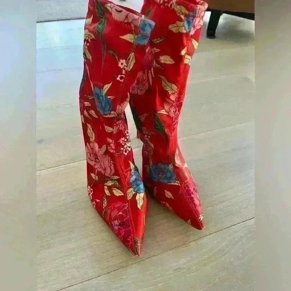 🌸ALDO Cirelle red Floral Print Sock satin Bootie boots 7.5 - Picture 2 of 7